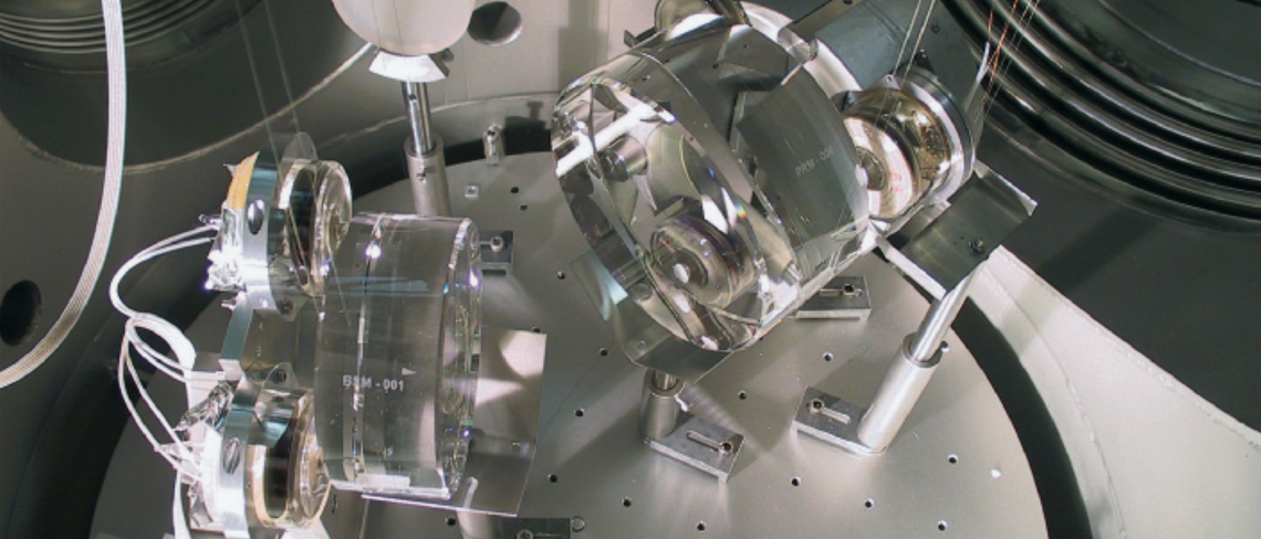 R. Wengenmayr: Spooky Mirror Tricks (MaxPlanckResearch 1/2009)