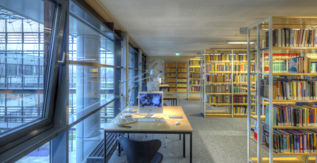 Die Bibliothek des Albert-Einstein-Instituts Die Bibliothek des Albert-Einstein-Instituts