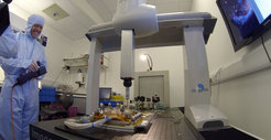 Erneute Überprüfung der exakten Ausrichtung der Spiegel und anderer optischer Elemente nach den letzten thermischen Tests der optischen Bank von LISA Pathfinder.