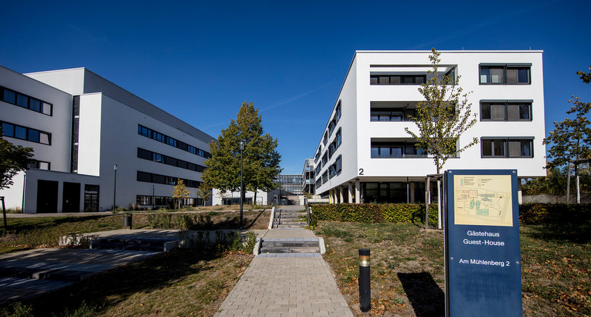 Anfahrt zum Gästehaus auf dem Max-Planck-Campus in Potsdam